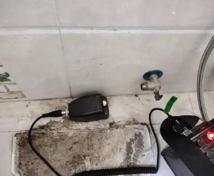 九寨沟屋顶漏水维修公司分享下卫生间漏水的危害及解决方法